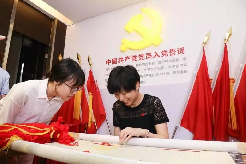 卓悦控股盘中异动 早盘快速拉升5.33%